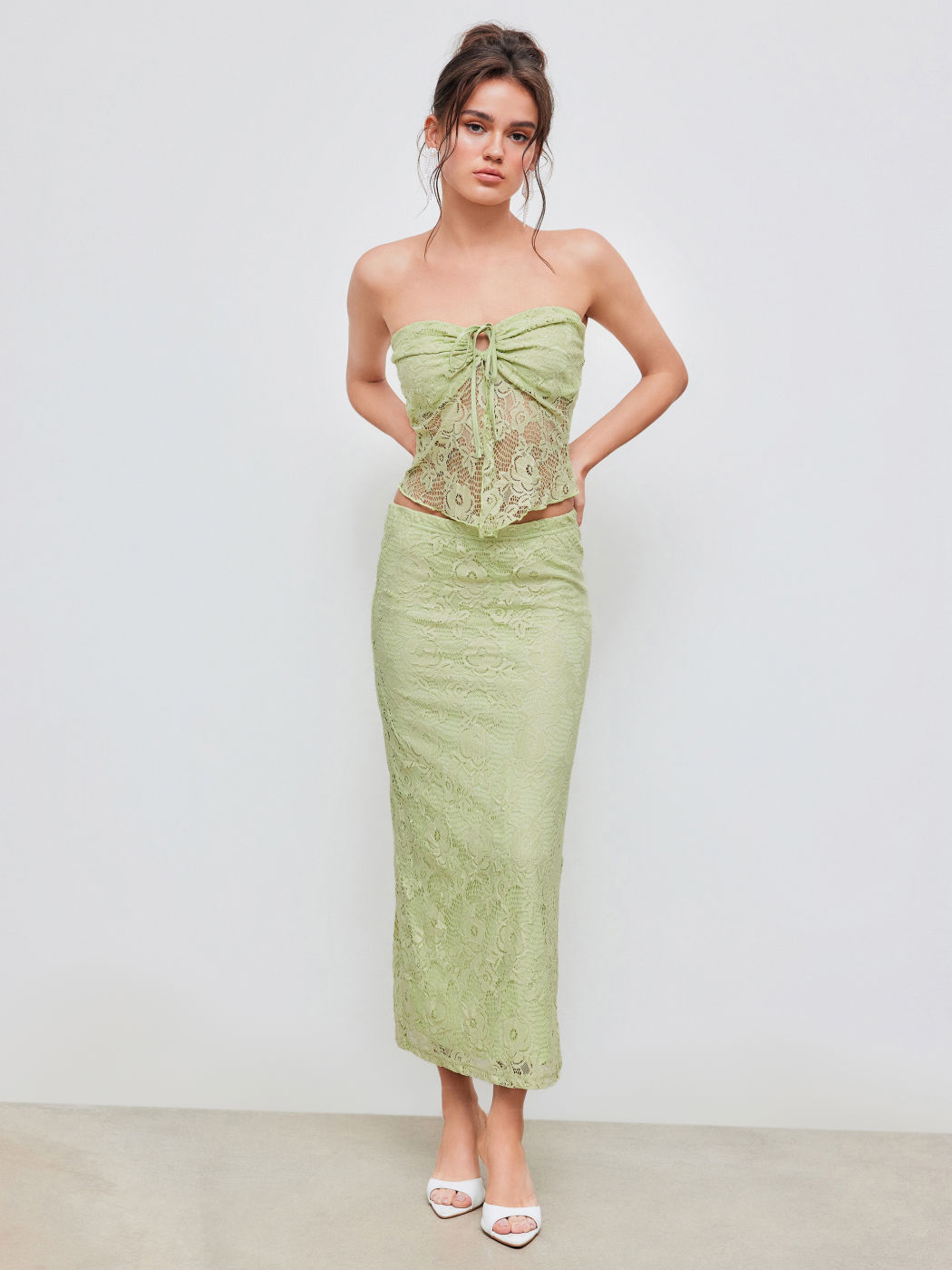 Lace O-ring Crop Tube Top With Lace Mid Rise Floral Maxi Skirt