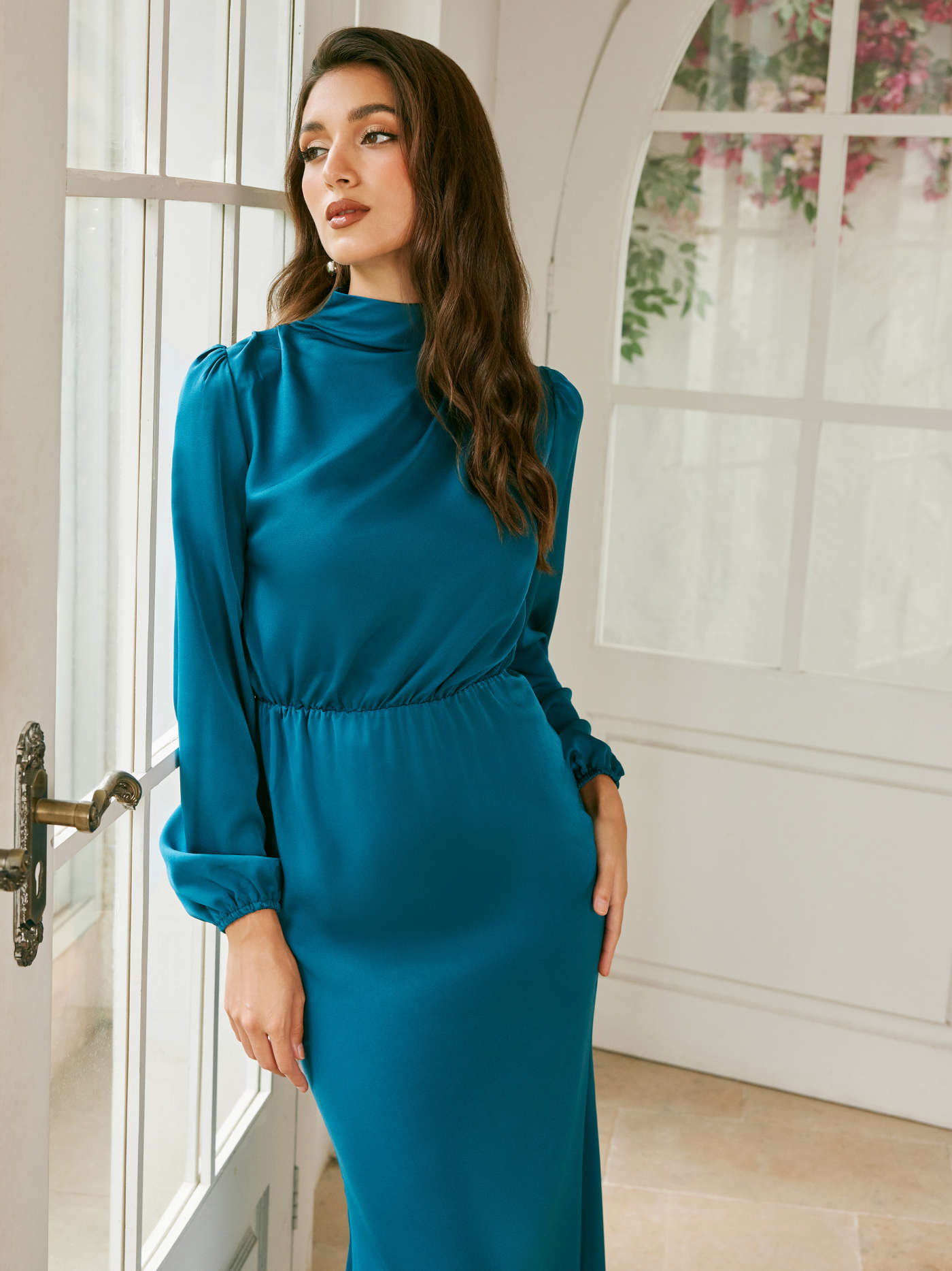 Woven Stand Collar Solid Ruched Long Sleeve Maxi Dress For Daily Casual