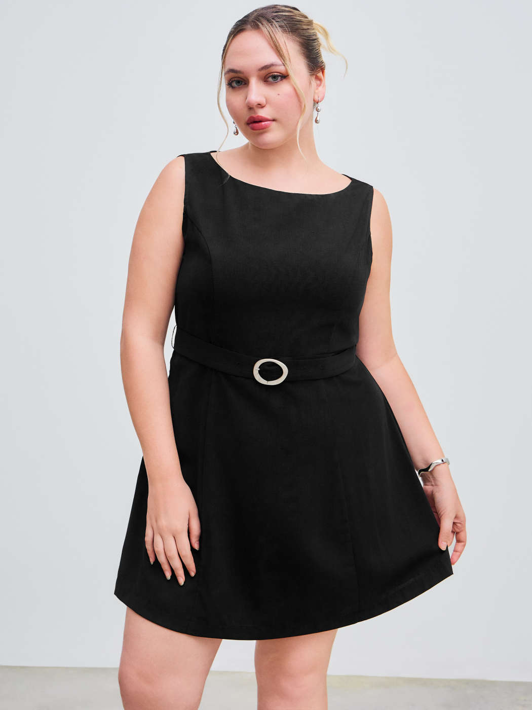 Woven Boat Neck Solid Sleeveless Mini Dress With Belt Curve Plus