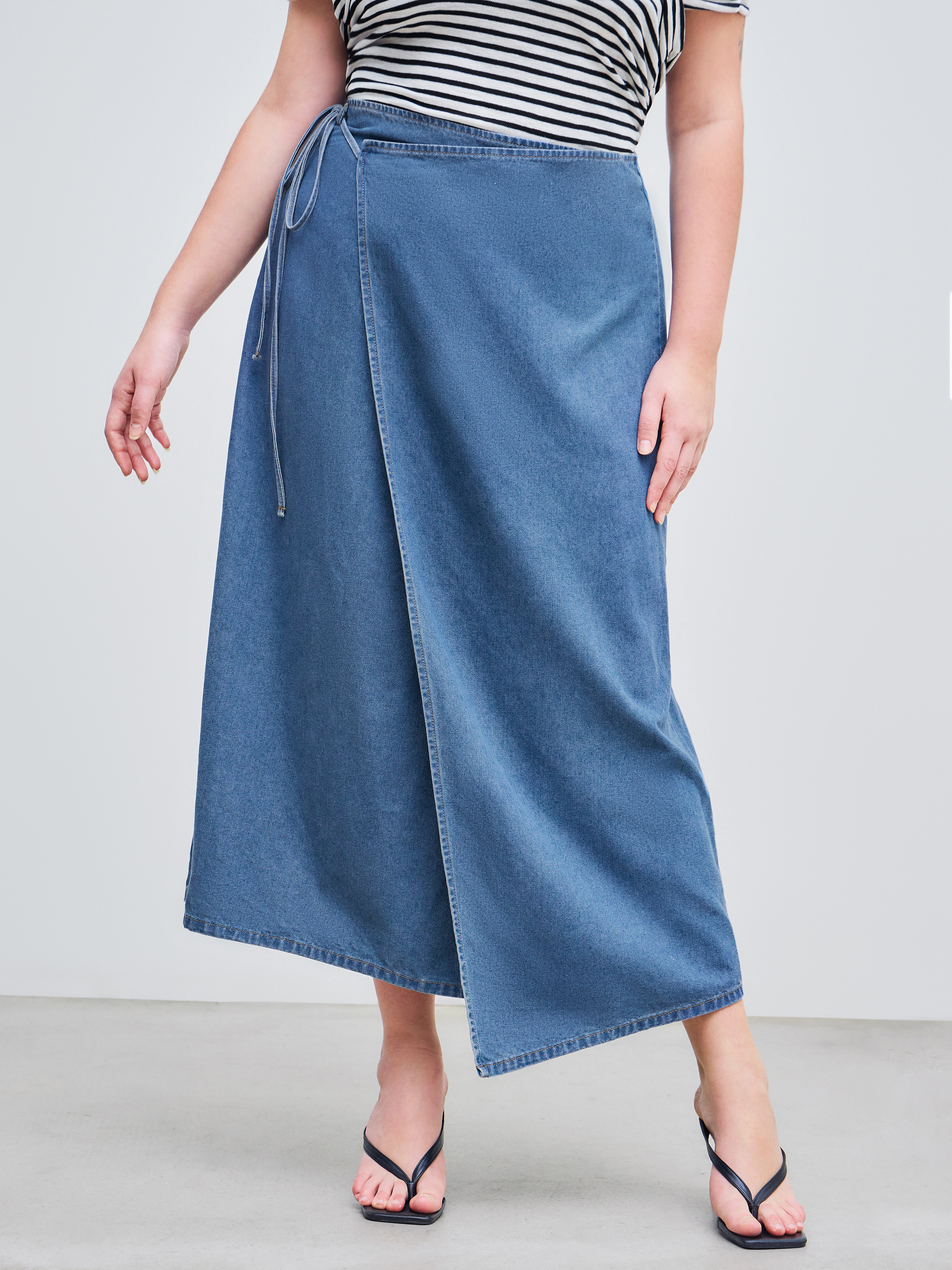 Denim Denim Mid Rise Solid Knotted Wrap Maxi Skirt Curve