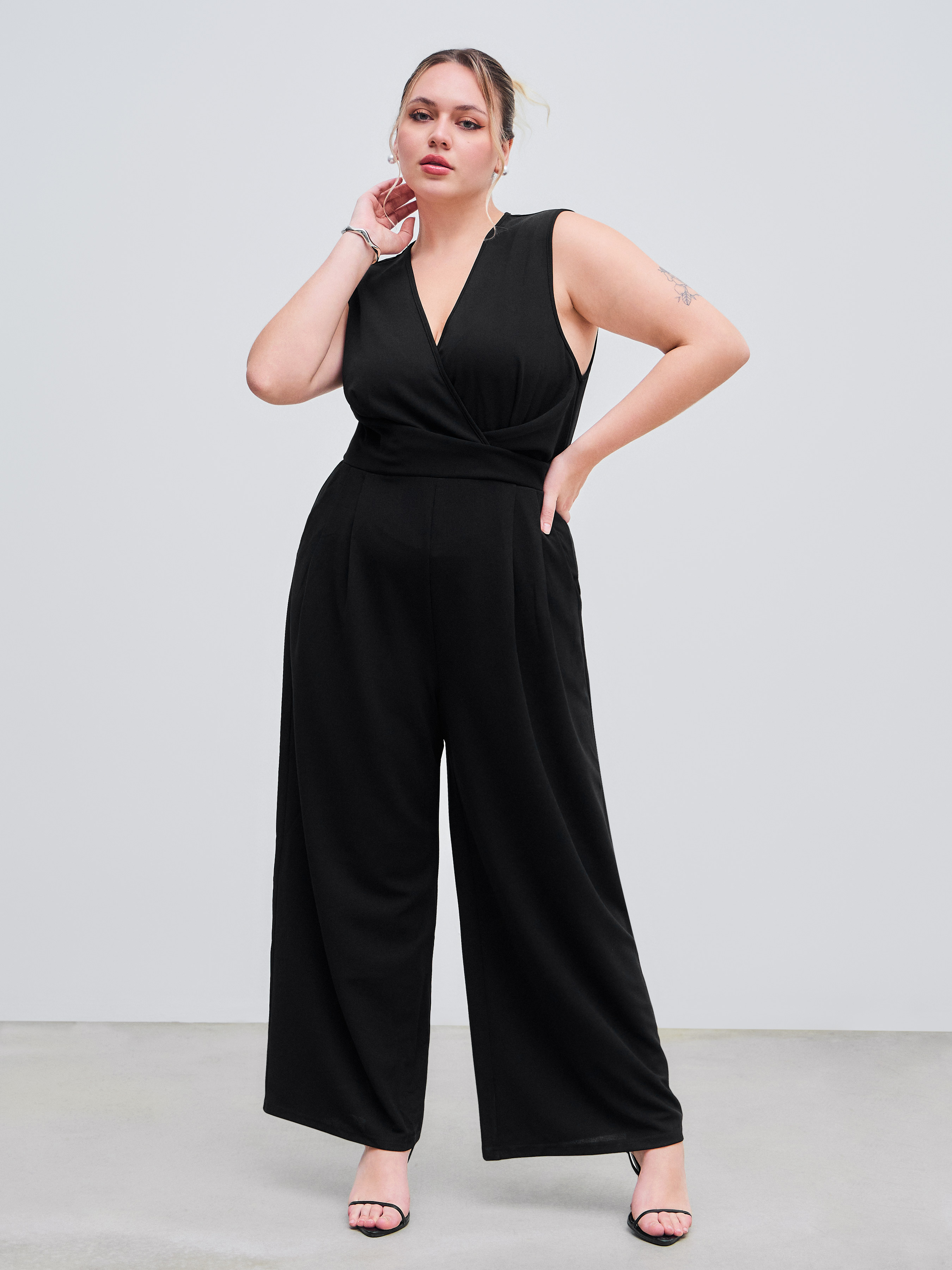 salsation 秋冬新作 V-Neck jumpsuit V Neck Jumpsuit – VOZ Apparel