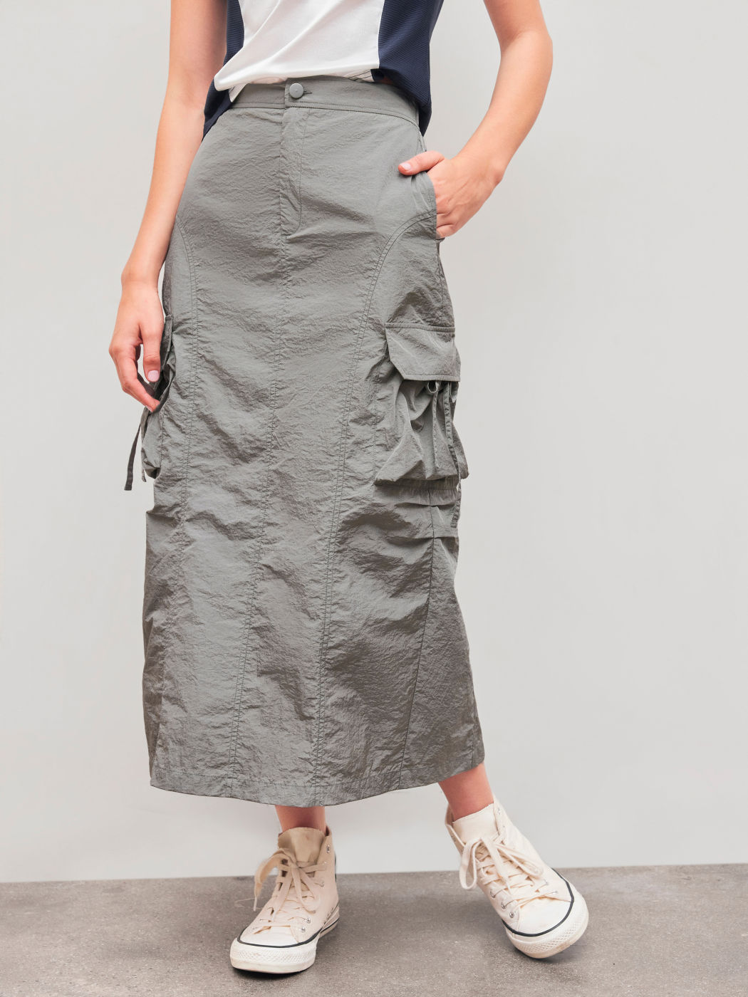  Midikleid mit fester Farbe, Knoten und Schlitz im Cargo-Stil