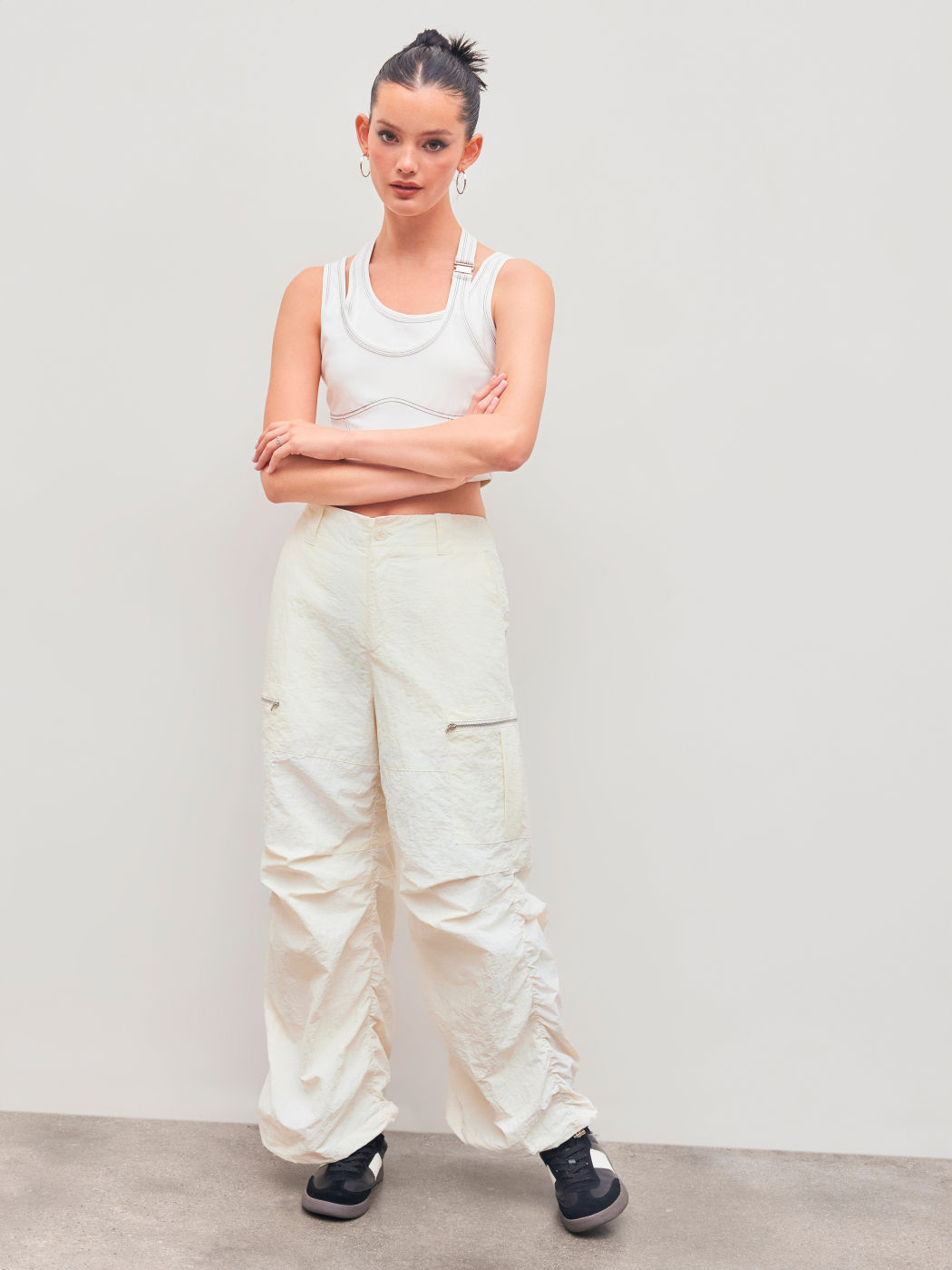 Mittelhose mit festen Taschen und Cargohosen