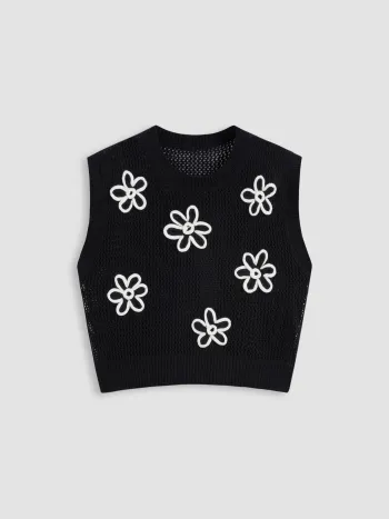 Strickwespe mit runder Halsöffnung und floralen Ausschnitten
