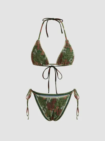 Bikini-Set mit Halterhalslinie, geschirrtem Blumenmuster und Dreiecksknoten an der Seite