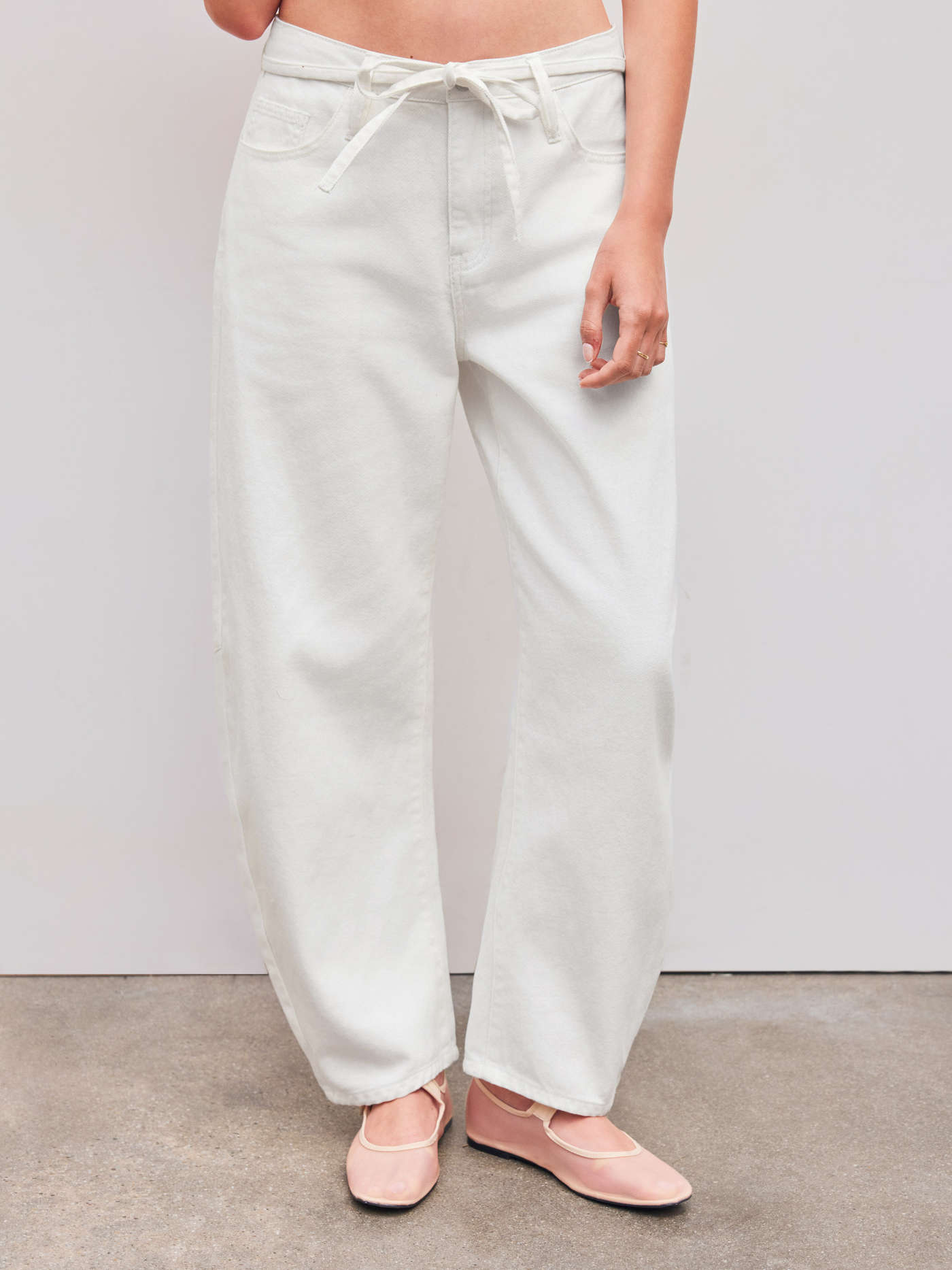 Denim Mid Rise Solid Knotted Barrel-leg Jeans