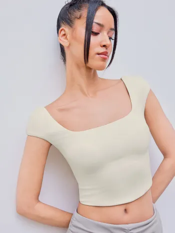 U-neckline Solid Active Short Sleeve Top With Removable Padding