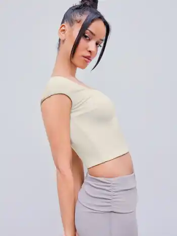 U-neckline Solid Active Short Sleeve Top With Removable Padding