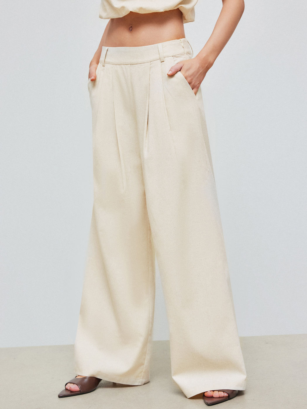 Linen-blend Mid Rise Pocket Solid Wide Leg Trousers