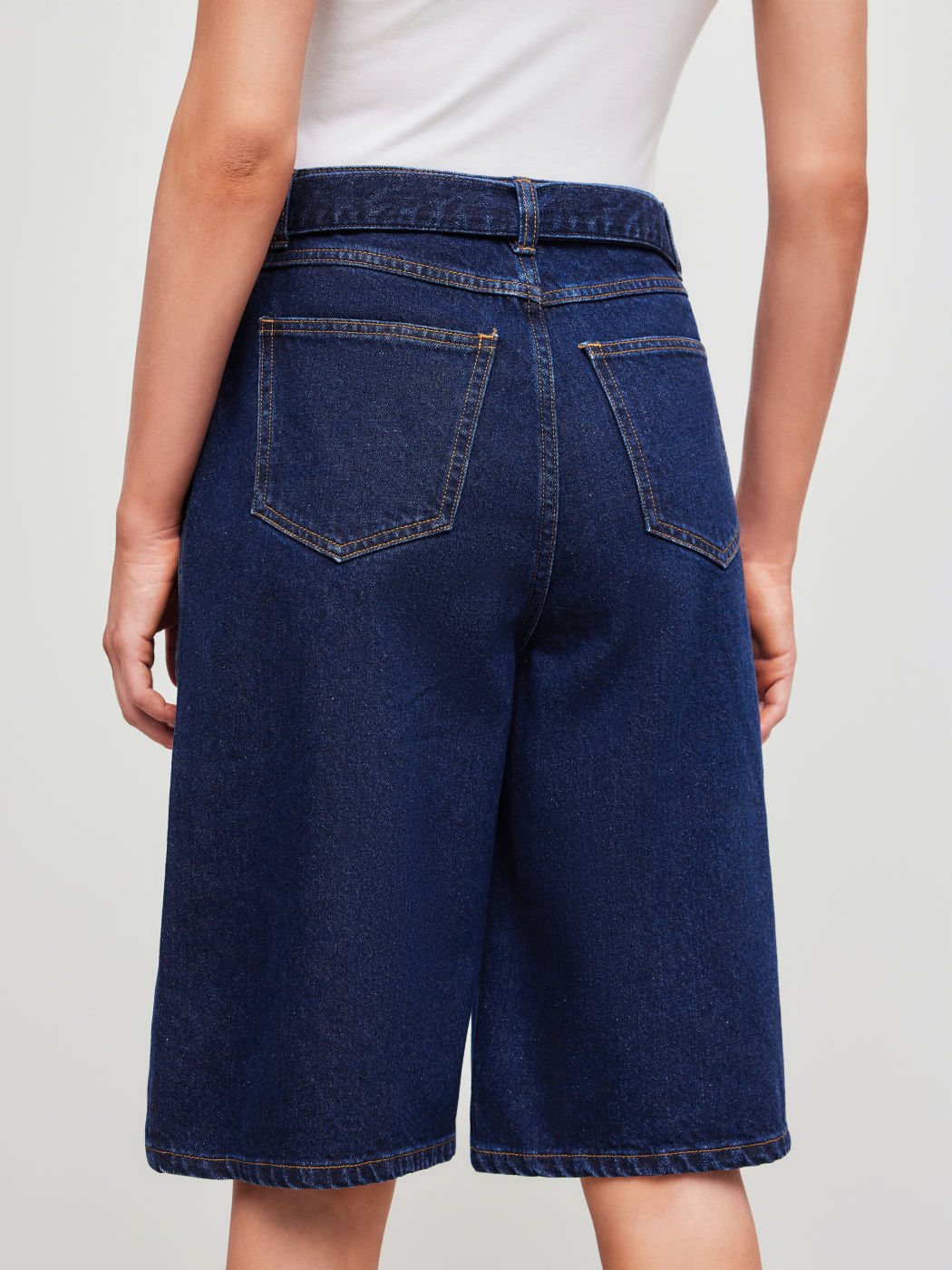 Denim Mid Rise Solid Baggy Jorts With Belt