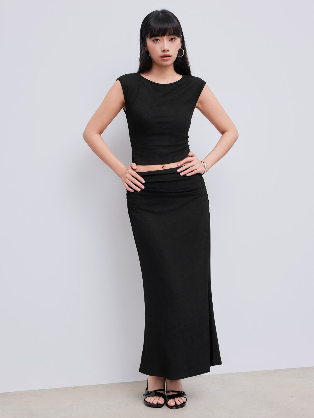 Einfarbiges Tank-Top & Rüschendes Maxi-Skirt