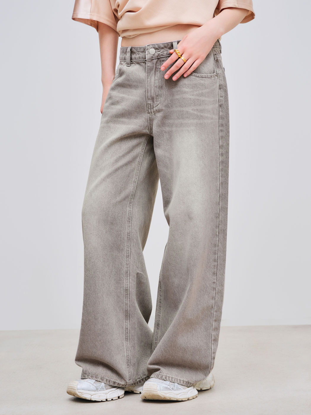 Cider Denim Low Rise Solid Pocket Straight Leg Jeans