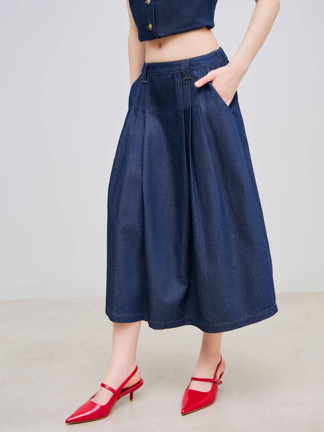 Denim Mid Rise Solid Pleated Pocket Maxi Skirt