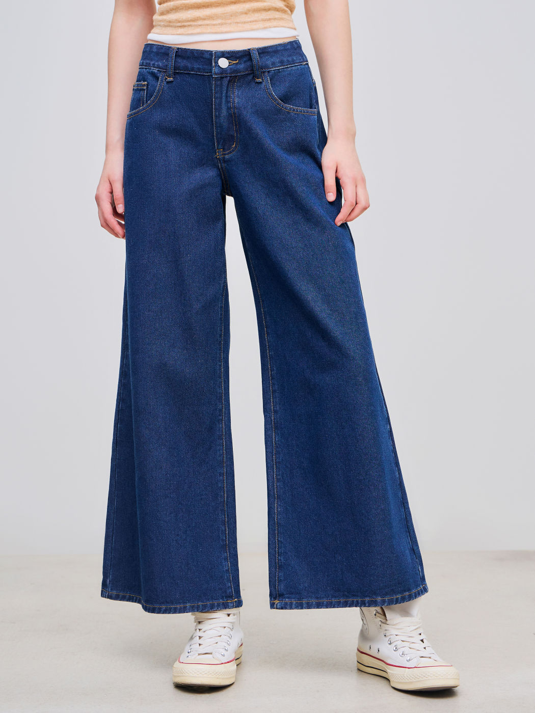 Cider Denim Low Rise Solid Pocket Wide Leg Cropped Jeans