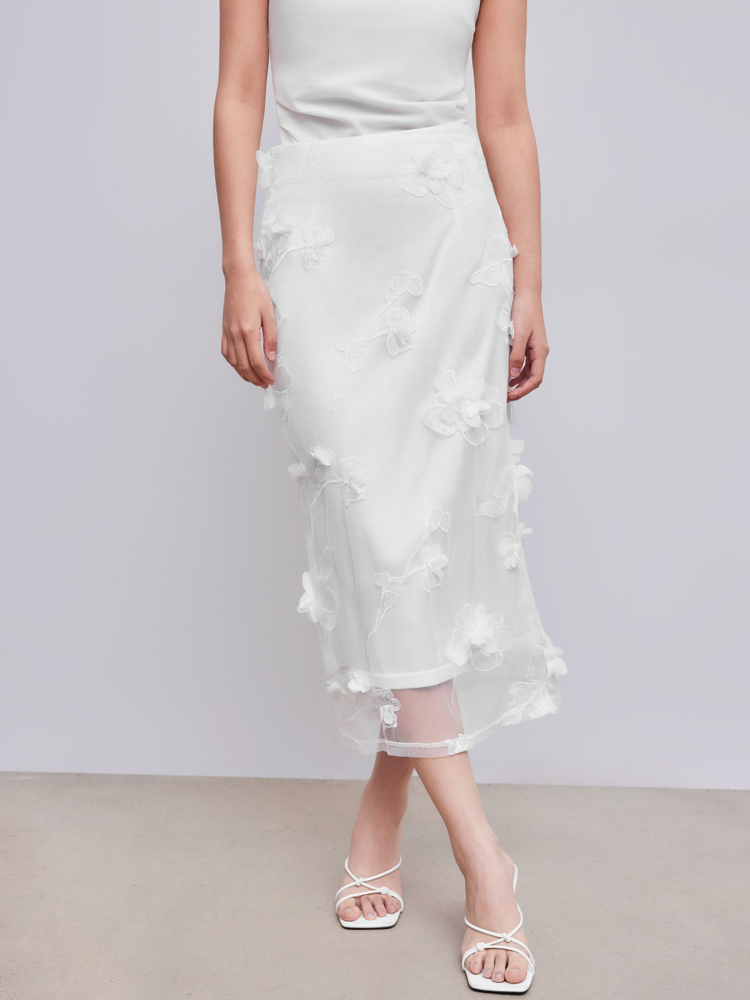 Mid Rise 3D Flower Embroidery Maxi Skirt