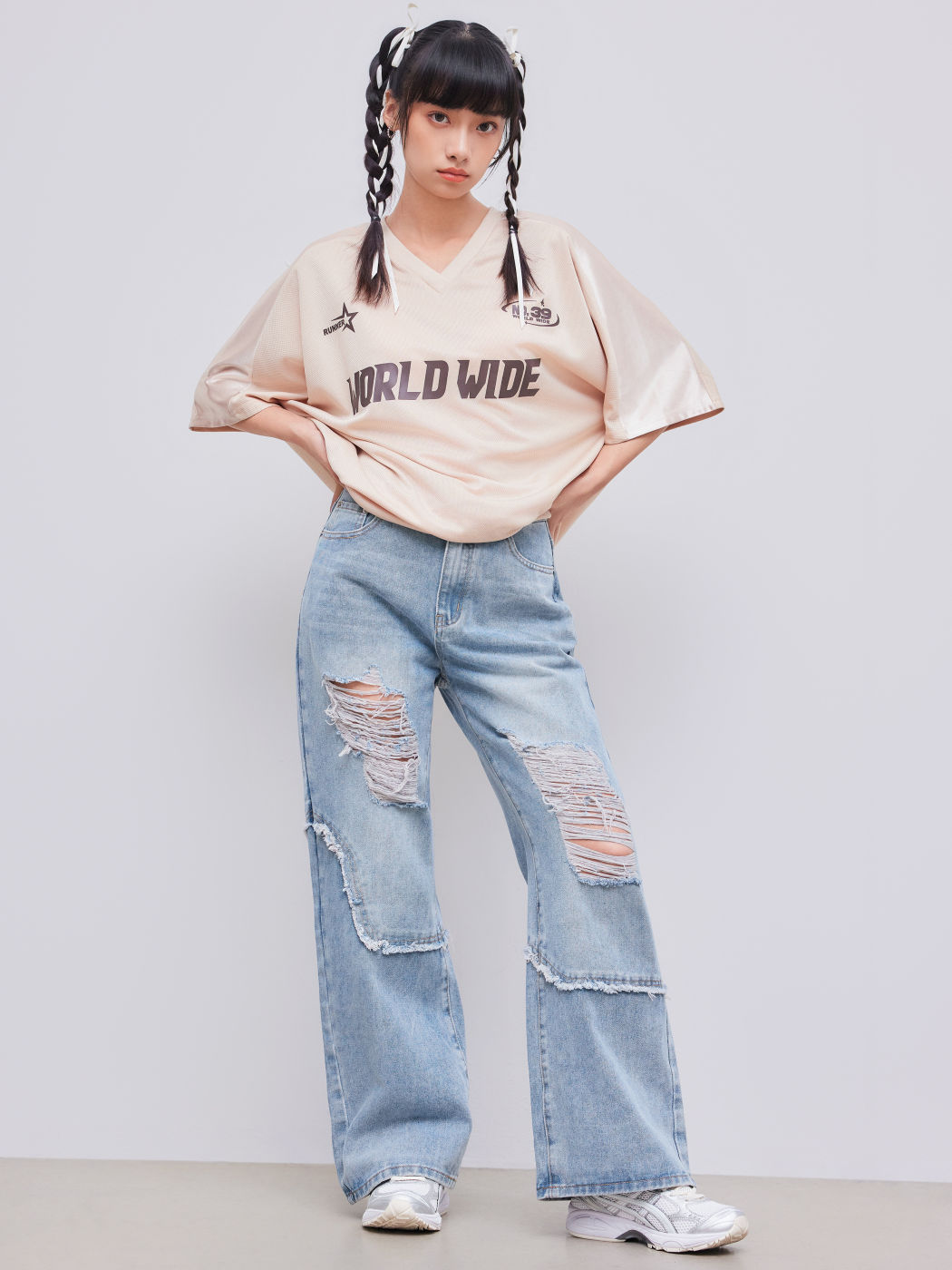 Jeans mit mittlerer Taille, einfarbig, zerrissen, weites Bein