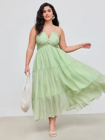 Gewebtes Maxikleid mit Neckholder, Cut-Outs und gestuftem Rüschenabschluss Kurve & Plus