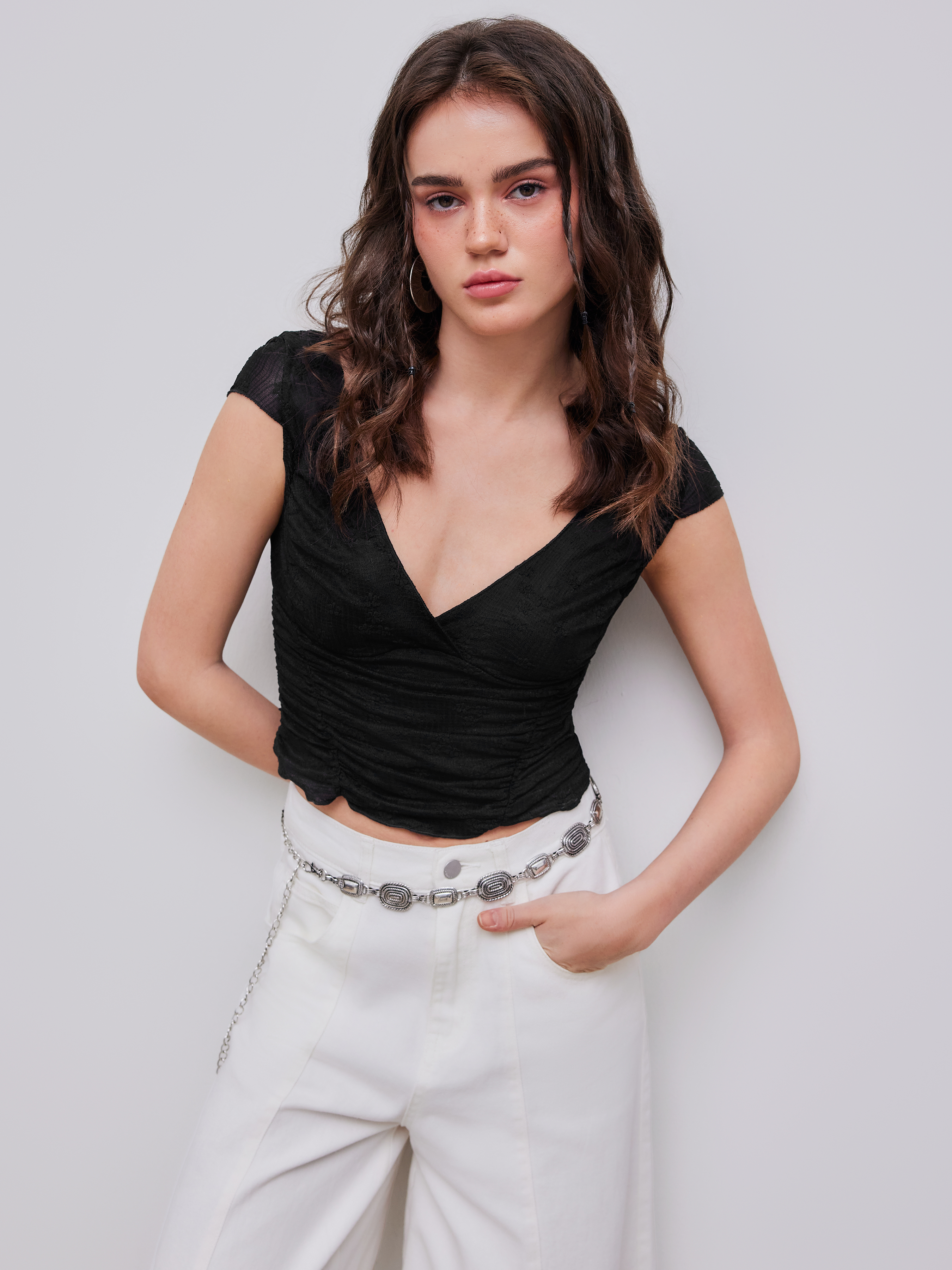 ［完売商品］Vneck lace blouse ànuke online store（アンヌーク） / Vneck Lace BlouseVneck