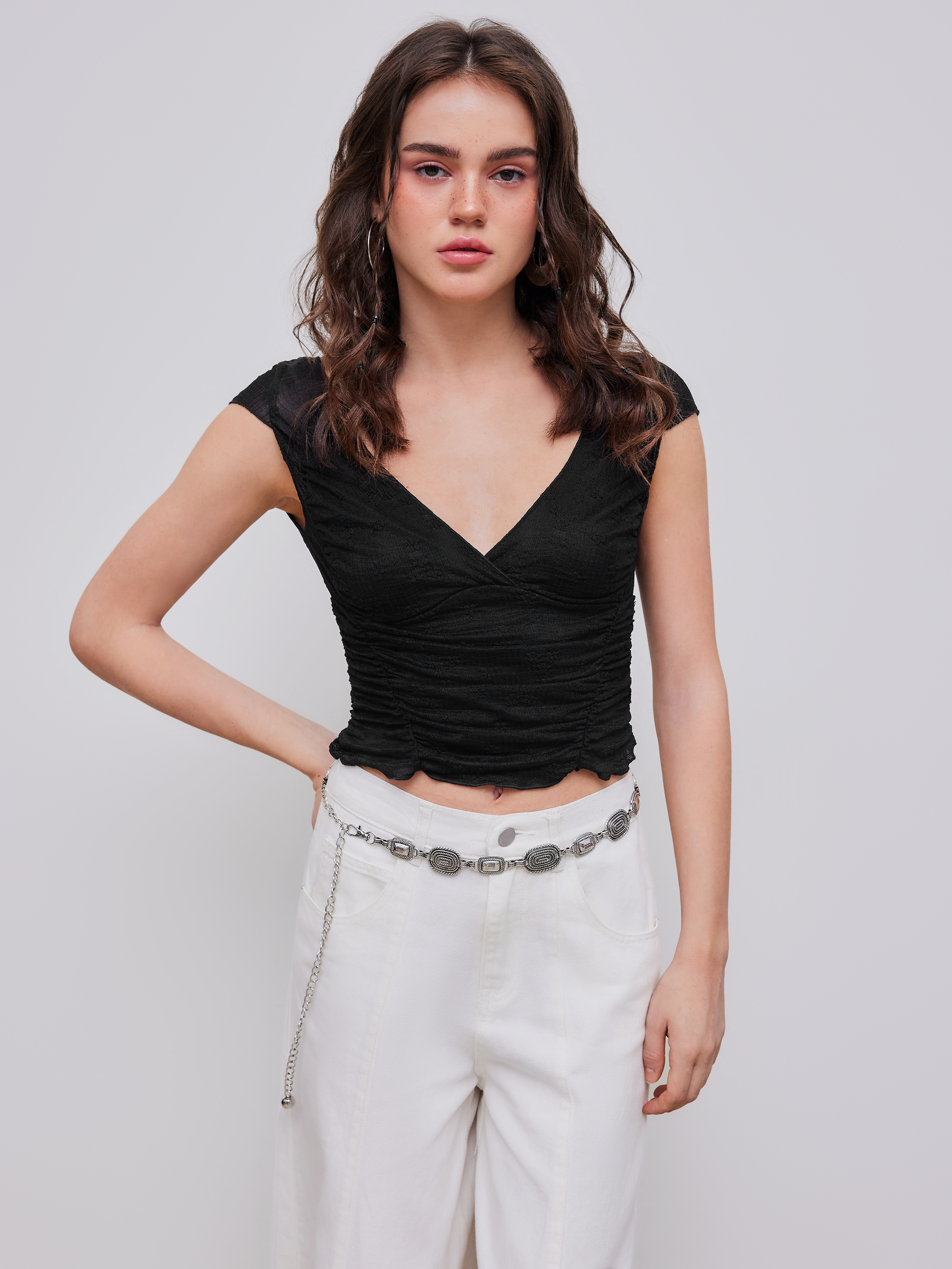 【FALLETT】V cut crop short sleeve tee★送料・関税込 Women Short Sleeve Crop Top Summer Casual Vintage Graphic