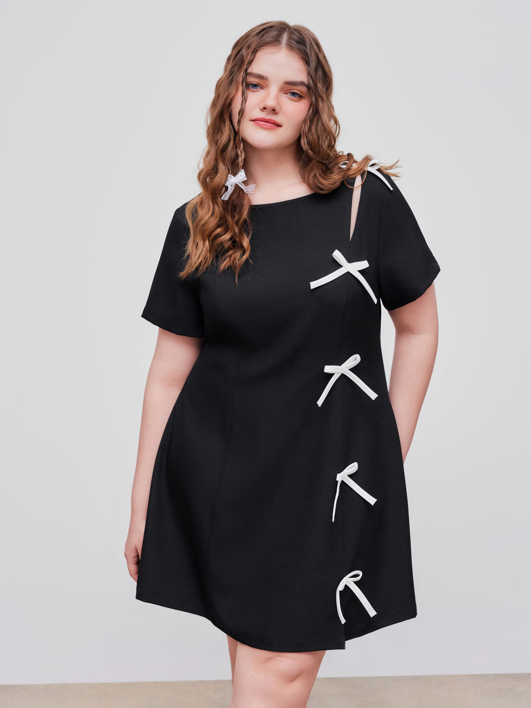 Round Neck Solid Bowknot Mini Dress Curve & Plus