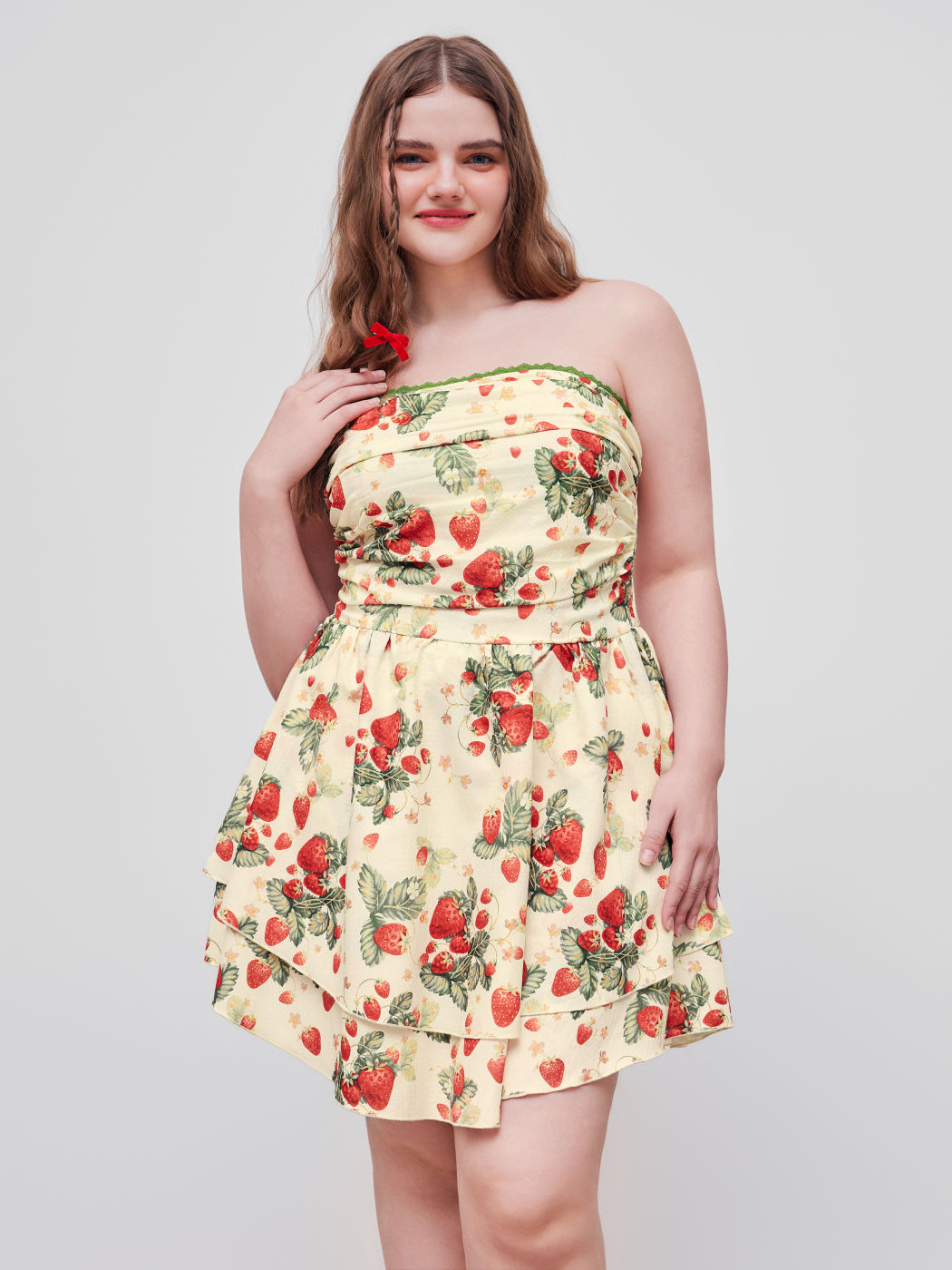 Tessuto Fragola Grafico Increspato Pizzo Trim Ruffle Mini Dress Curve & Plus