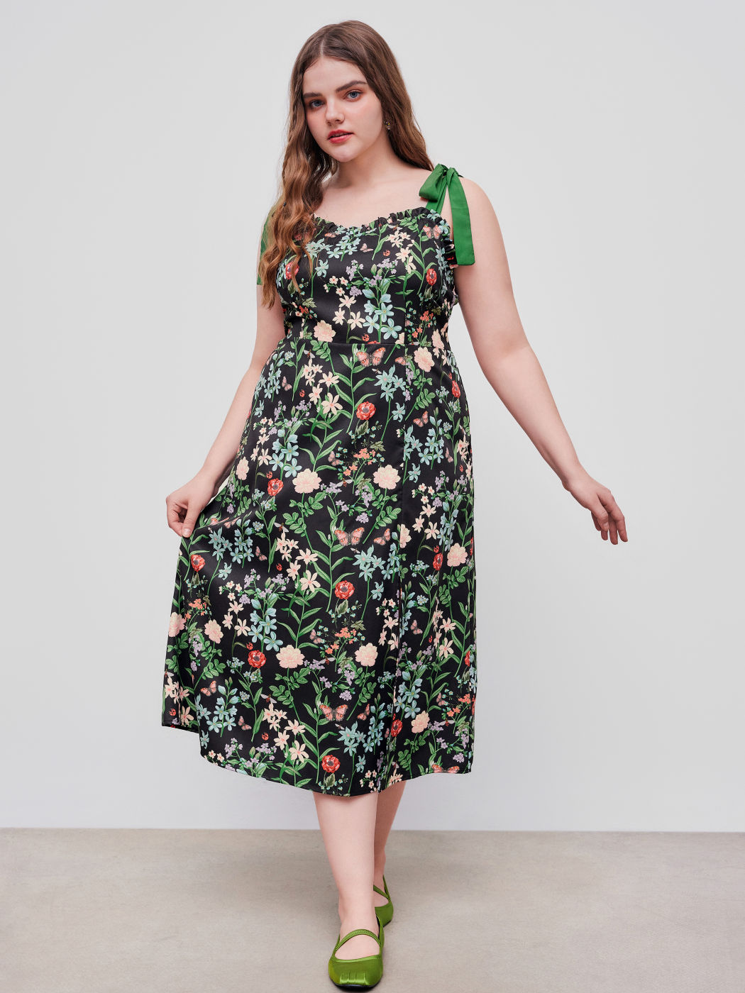 Gewebtes Midi-Kleid mit Blumenmuster, Knoten und Ruchedung, Sweetheart-Ausschnitt und Schlitz Kurve & Plus
