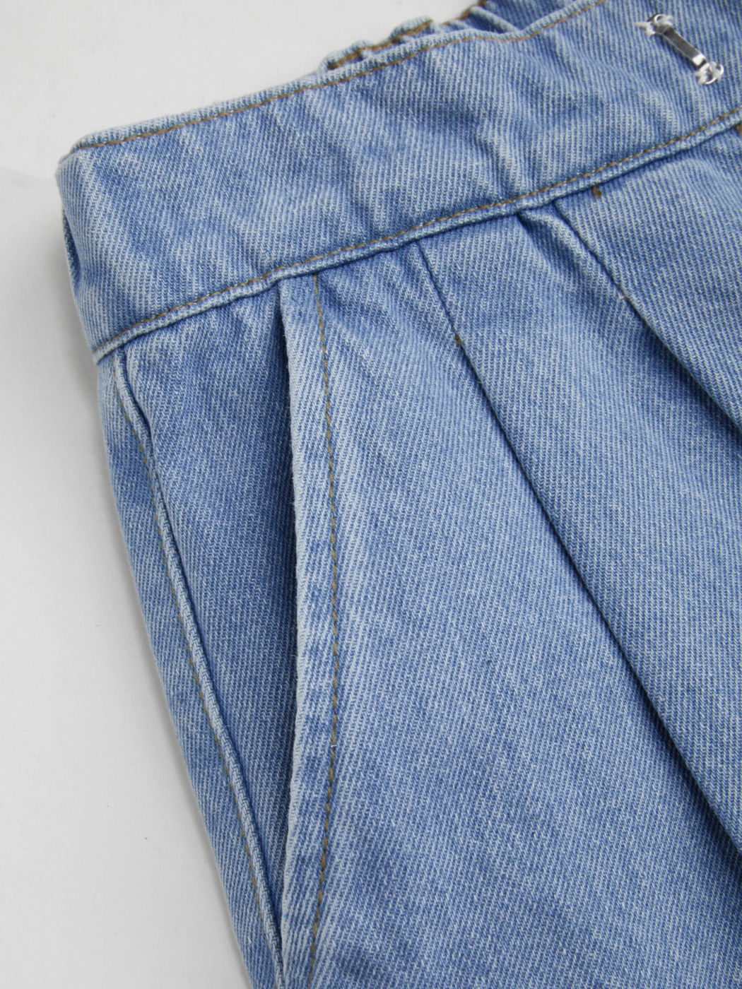 Denim Mid Rise Solid Pocket Wide Leg Shorts