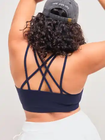 SOLID BACKLESS CRISS CROSS ACTIVE BRA CURVE & PLUS With Removable Padding