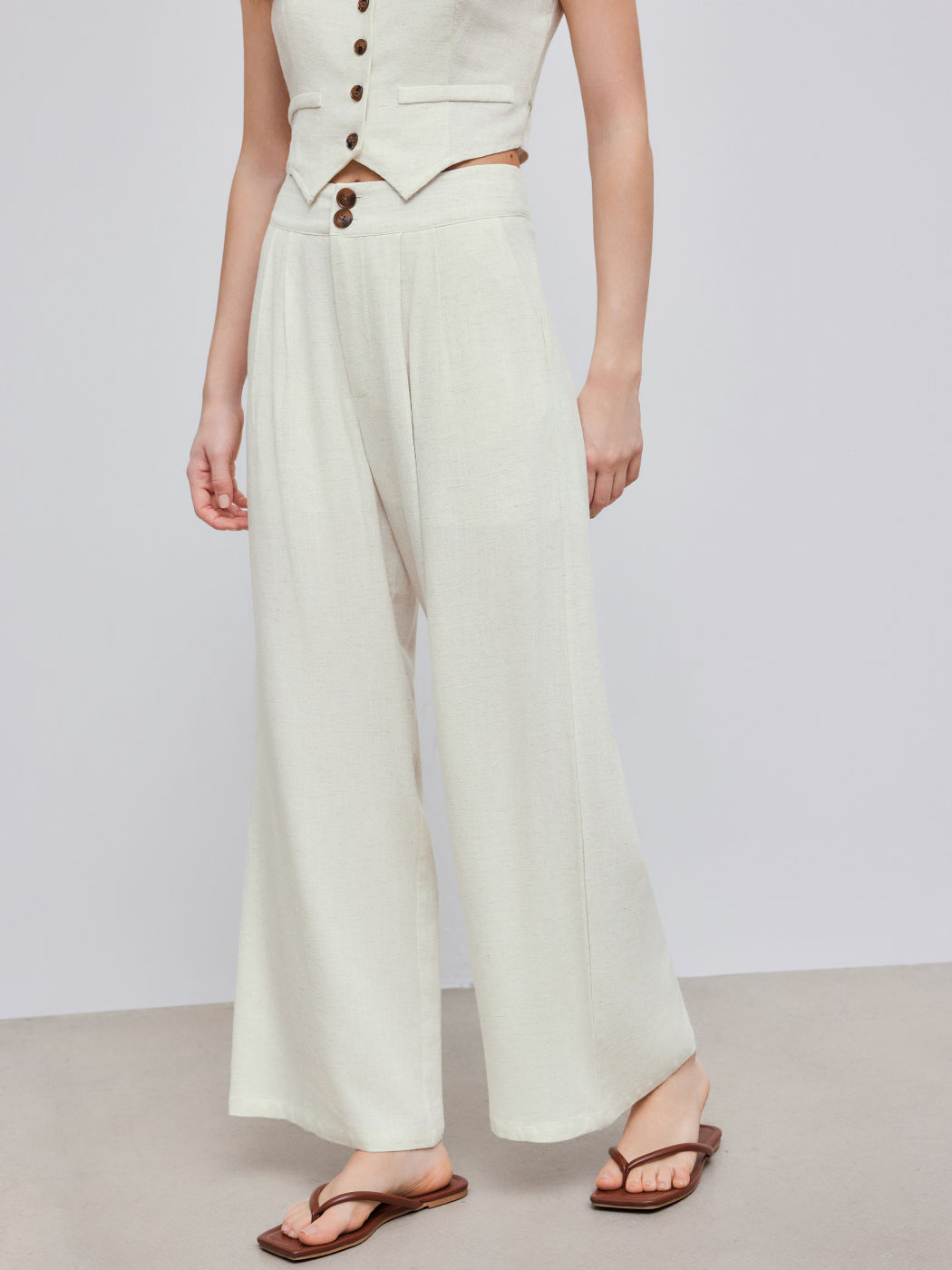 Linen-blend Mid Rise Solid Button Pocket Wide Leg Trousers 