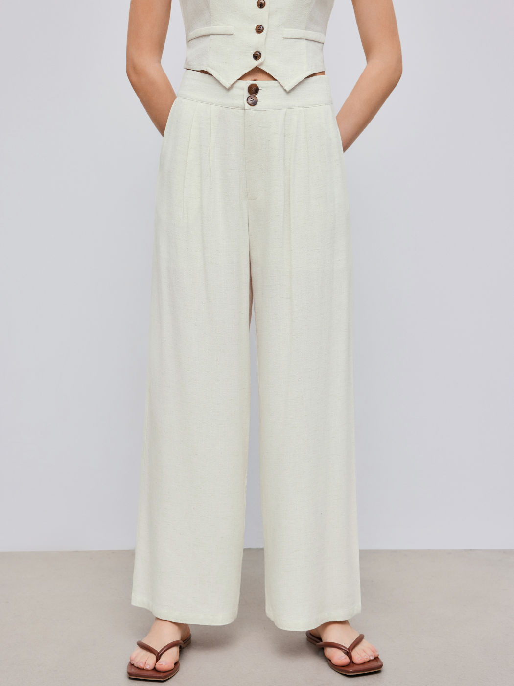 Linen-blend Mid Rise Solid Button Pocket Wide Leg Trousers 