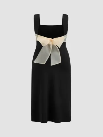 Maxi abito con scollo quadrato, increspato, con nodo a fiocco Curve & Plus