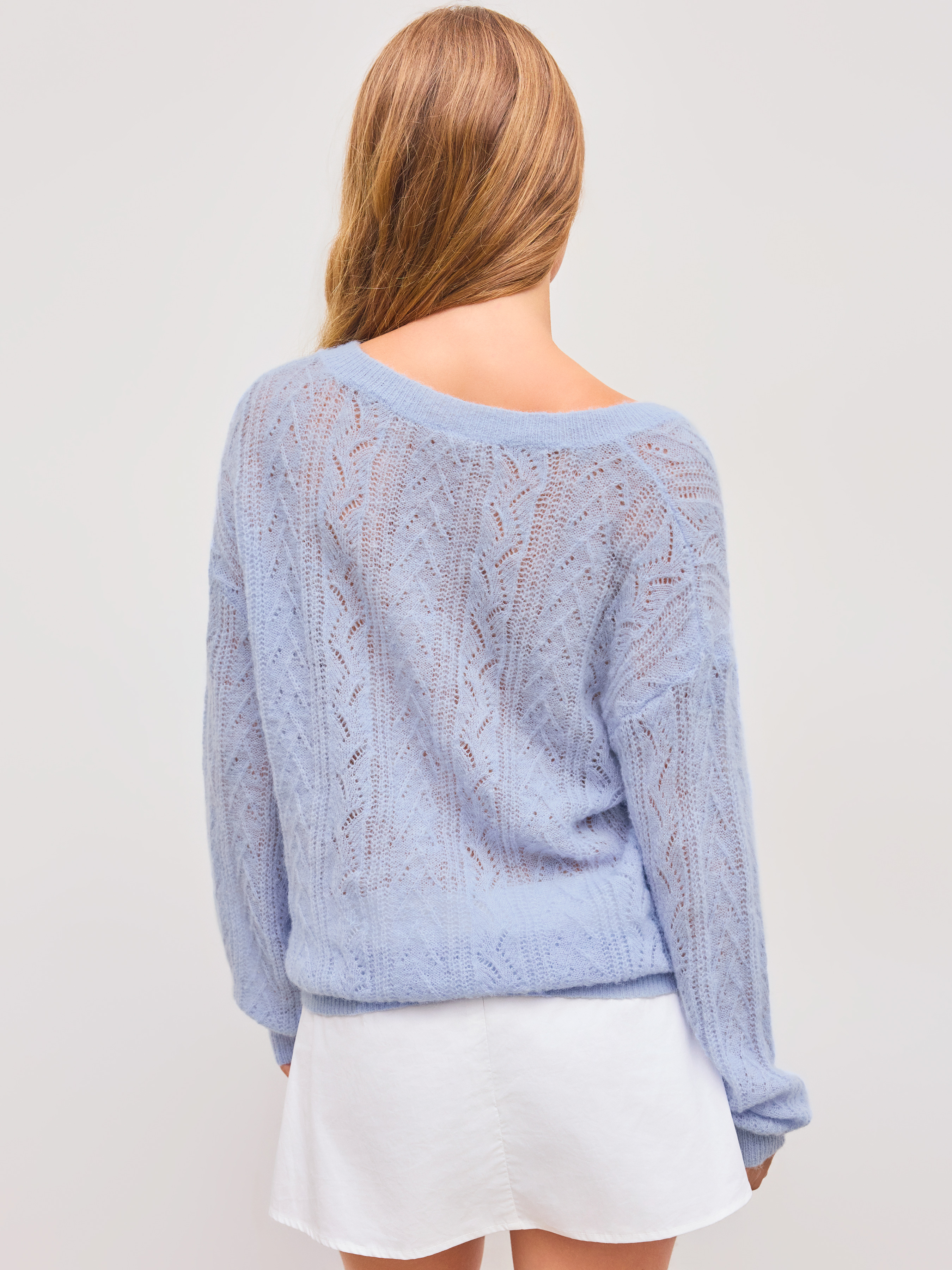 ニット+セーター epa mohair V neck knit&quot;IV&quot; SPRAY-EFFECT MOHAIR V-NECK JUMPER - BLUE | COS