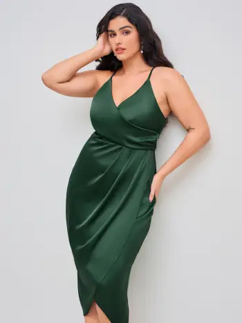 Vestito midi in raso con scollo a V, avvolgente e annodato, Curve & Plus