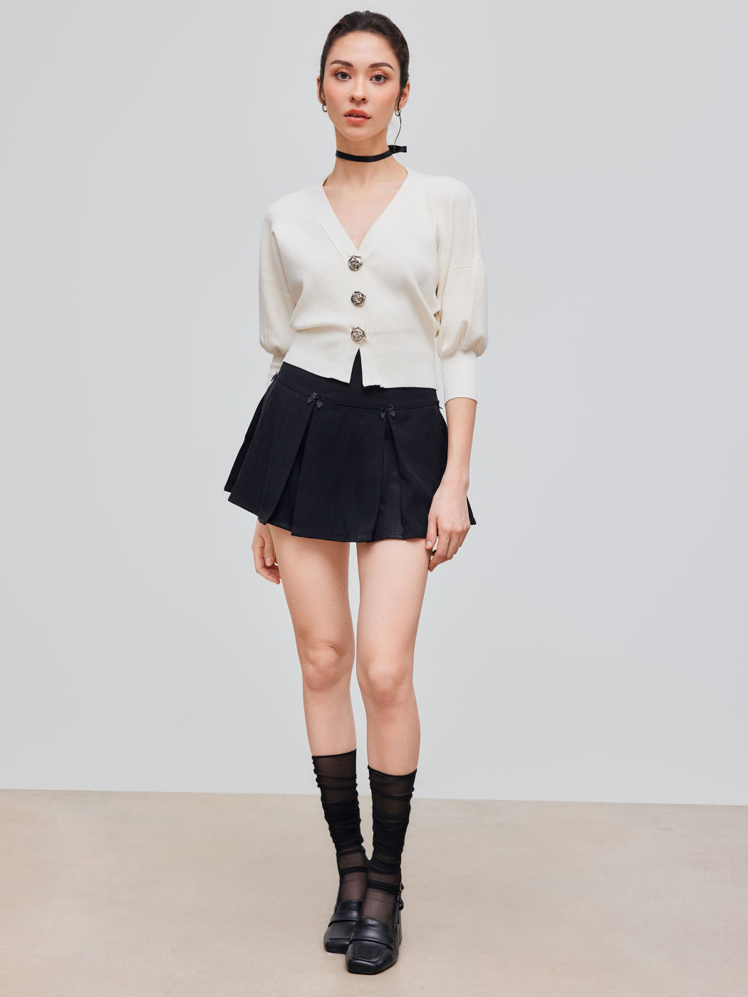 Knit V-neck Solid Rose Button Middle Sleeve Top