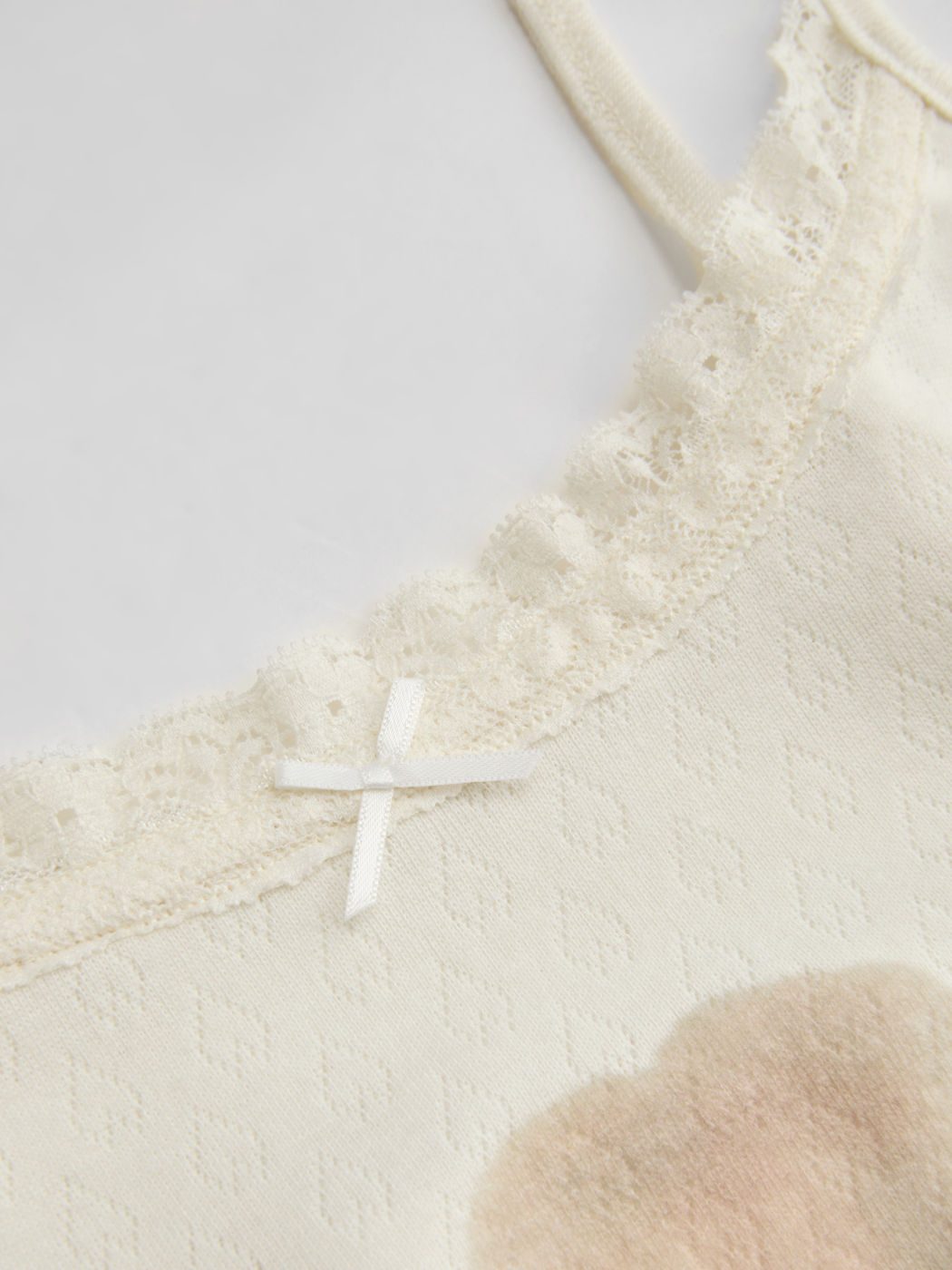 Scoop Neckline Rabbit Graphic Bowknot Lace Trim Cami Top