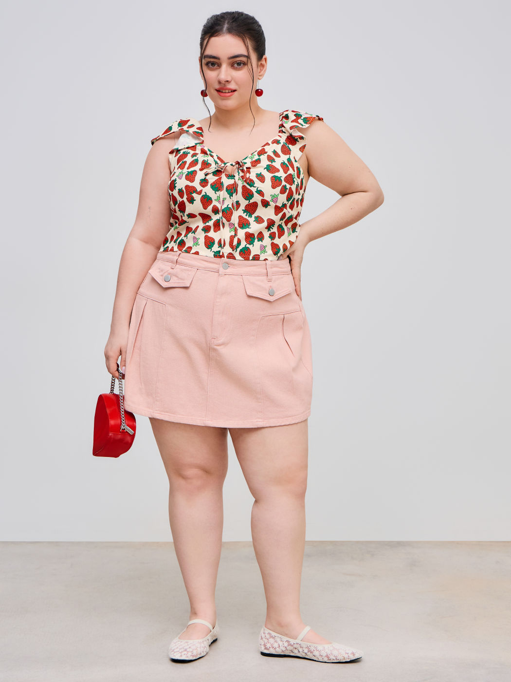 Sweetheart Strawberry Graphic Knotted Blouse Curve & Plus