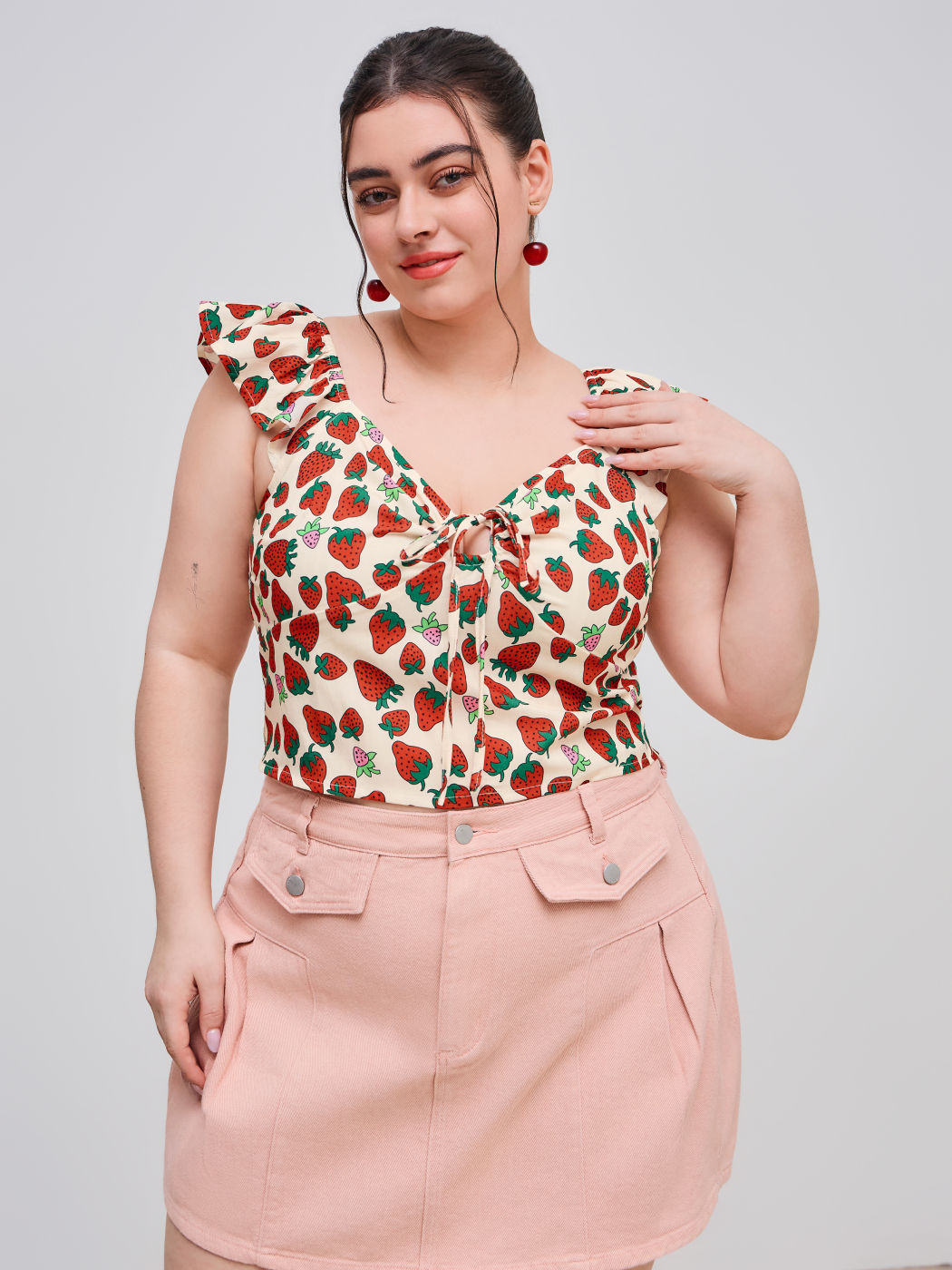Sweetheart Strawberry Graphic Knotted Blouse Curve & Plus