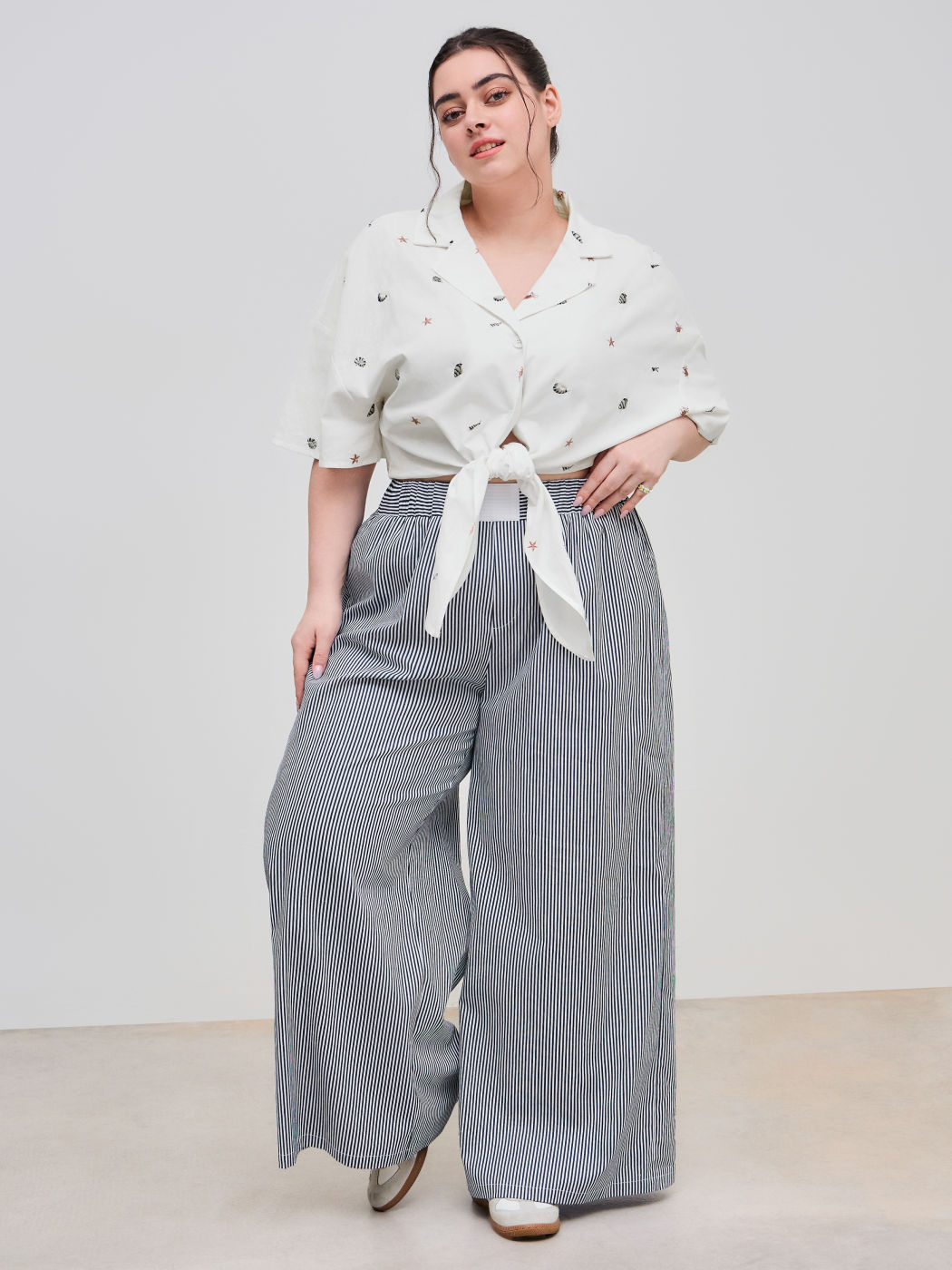 100% Cotton Collar Seafood Embroidery Knotted Short Sleeve Blouse Curve & Plus