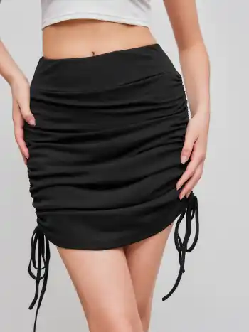 Ruchediniertes Mini-Skort mit Zugverschluss