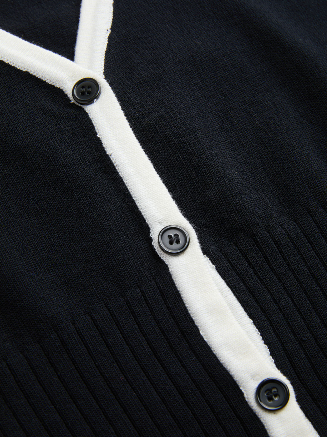 Knit V-neck Contrasting Binding Button Crop Short Sleeve Top