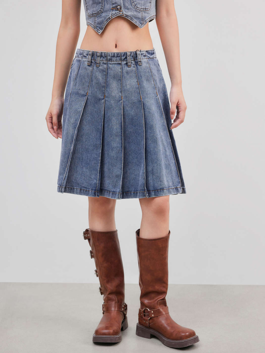 Denim Denim Low Rise Solid Pleated Midi Skirt For Daily Casual