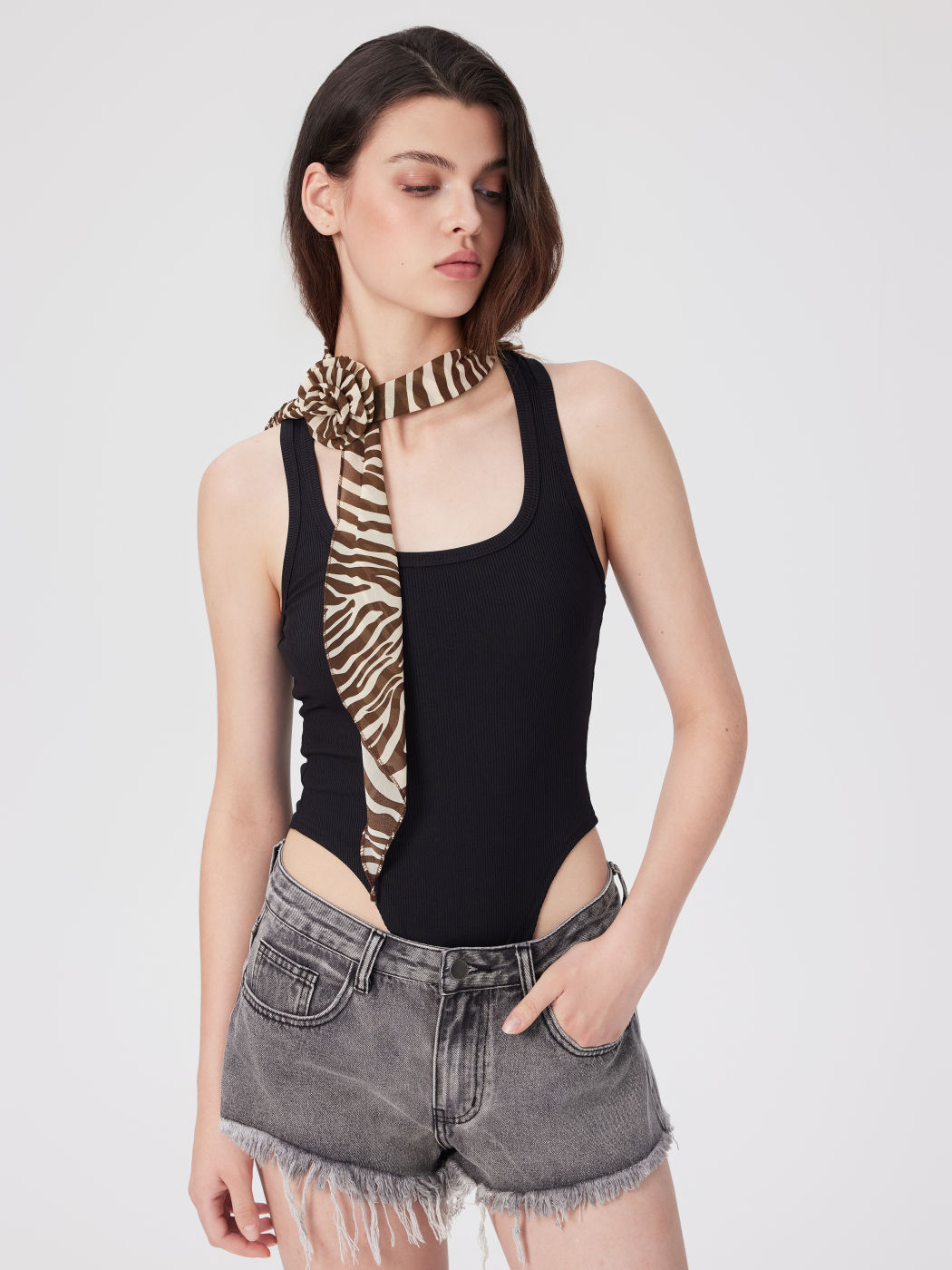 LEOPARD PRINT ROSE SCARF