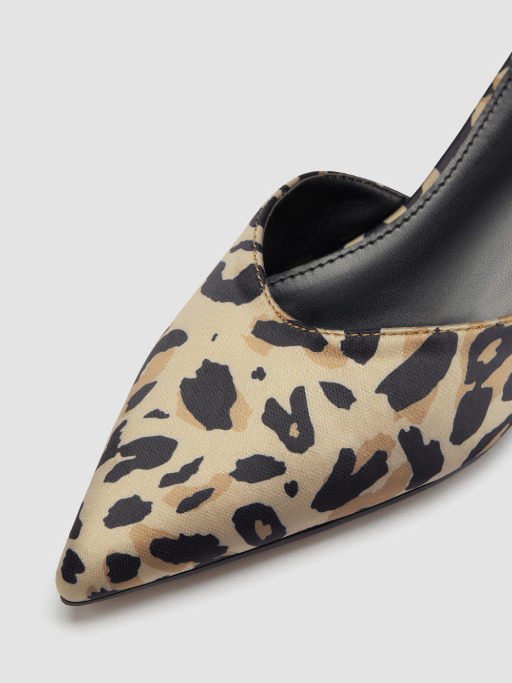 Tacones de estampado de leopardo