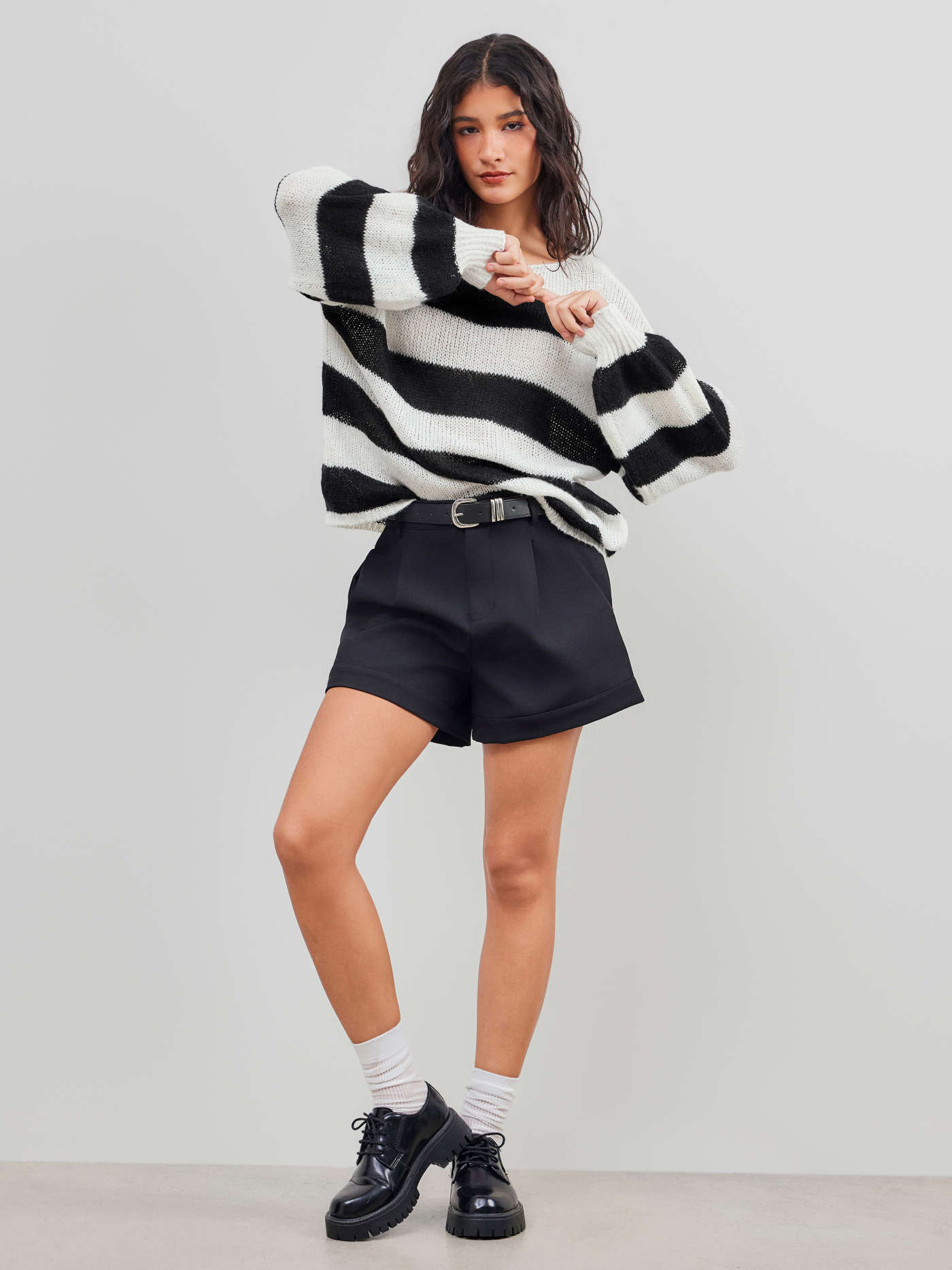 Knit V-neck 23 Hollow Out Short Sleeve Top