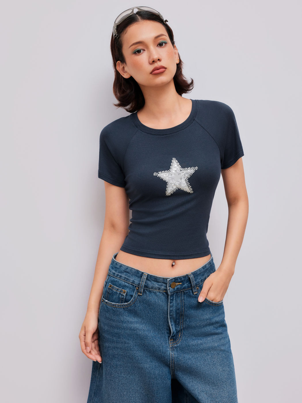 Round Neckline Sequin Star Crop Short Sleeve Tee