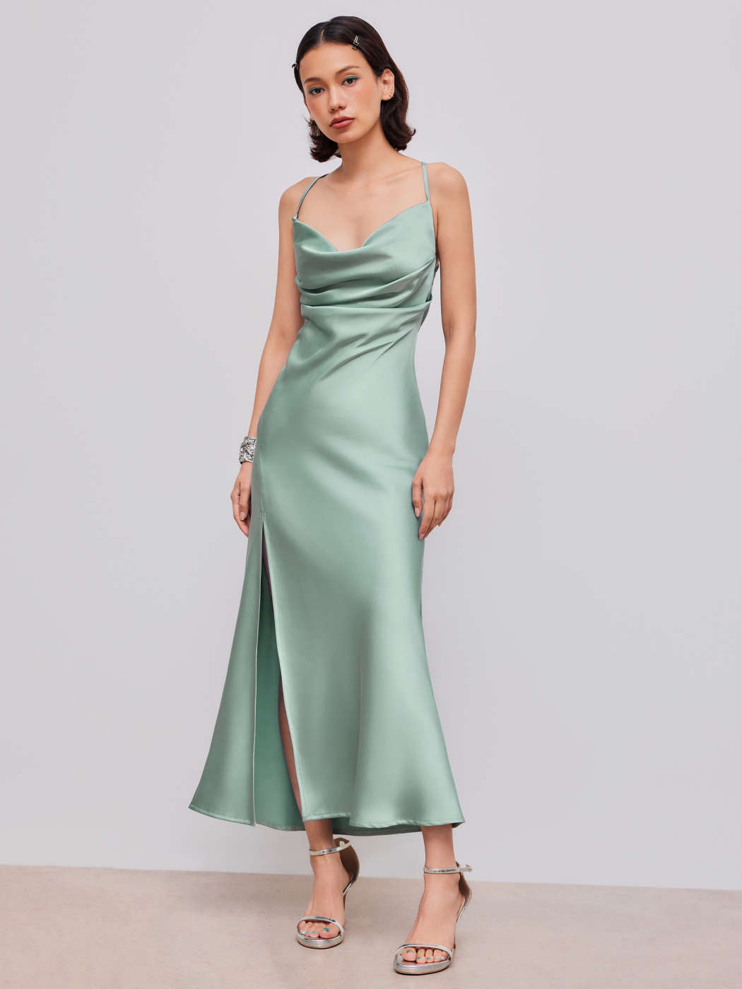 Des vêtements formels Satin Satin Cowl Neck Solid Ruched Criss