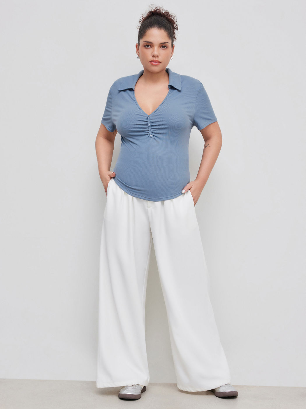 Rib V-neck Solid Button Ruched Short Sleeve Tee Curve & Plus