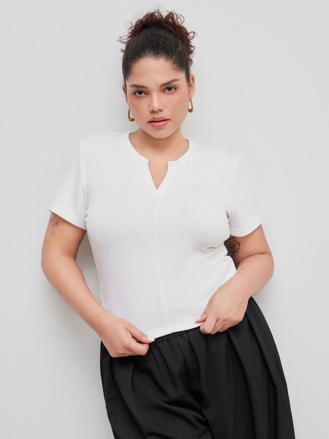 V-neck Solid Short Sleeve Top Curve & Plus