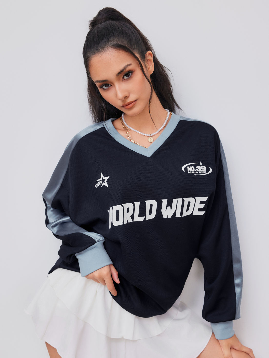 World Wide V-neck Graphic Oversized Tee