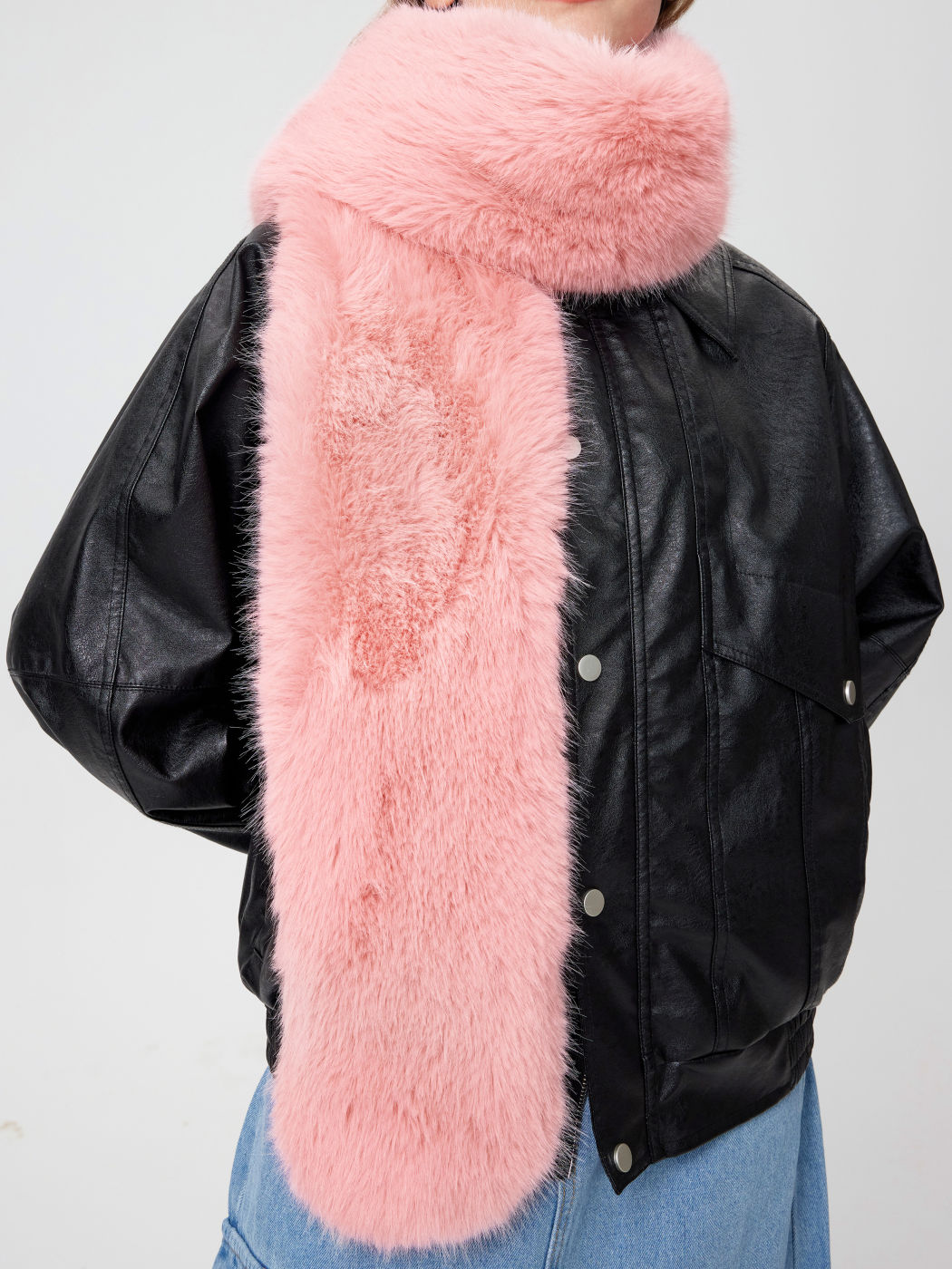 FUZZY SCARF